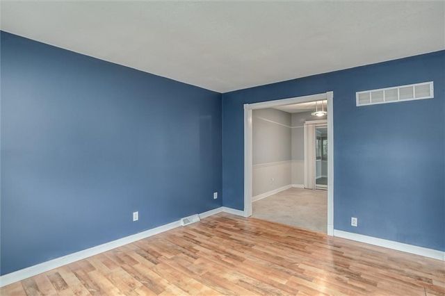 2409 NW Salem Court, Blue Springs, MO 64015
