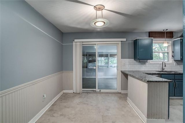 2409 NW Salem Court, Blue Springs, MO 64015