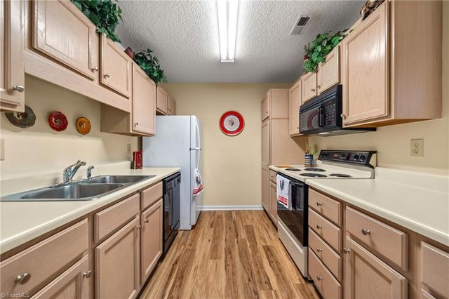 3952 Westridge Meadow Circle, Clemmons, NC 27012