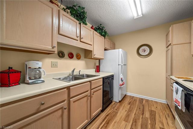 3952 Westridge Meadow Circle, Clemmons, NC 27012