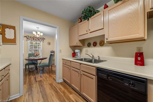 3952 Westridge Meadow Circle, Clemmons, NC 27012