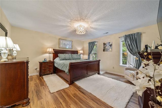 3952 Westridge Meadow Circle, Clemmons, NC 27012
