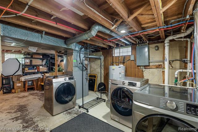 3815 Edgecrest Street, West Bloomfield, MI 48324