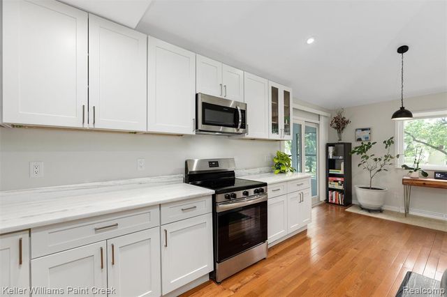 3815 Edgecrest Street, West Bloomfield, MI 48324