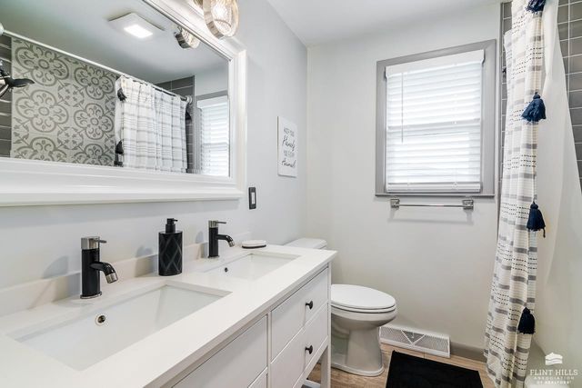 2320 Bailey Drive, Manhattan, KS 66502