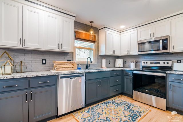 2320 Bailey Drive, Manhattan, KS 66502