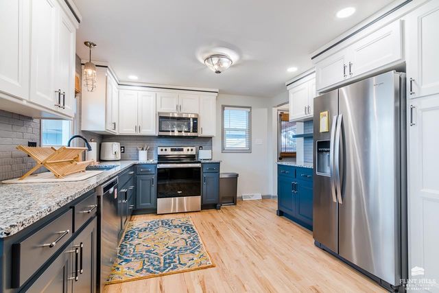 2320 Bailey Drive, Manhattan, KS 66502