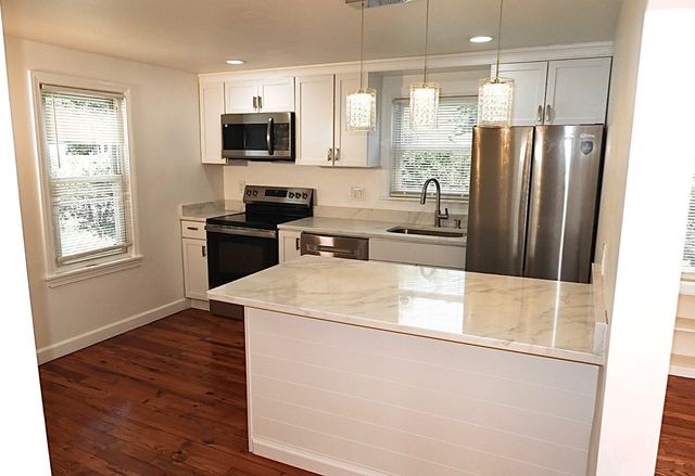 61 Russell Street, Springfield, MA 01104