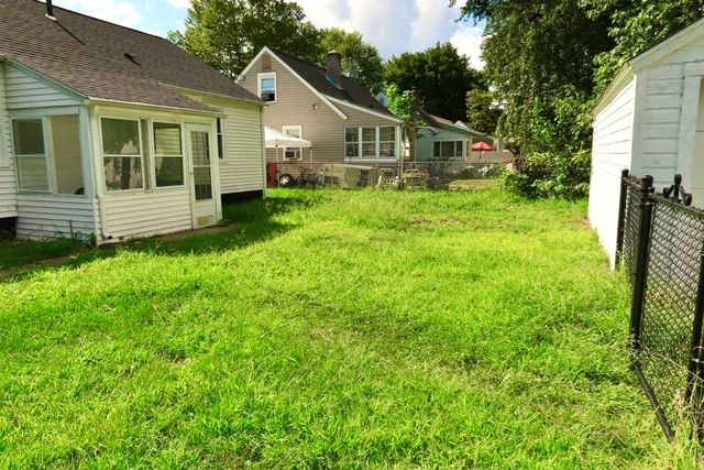 61 Russell Street, Springfield, MA 01104