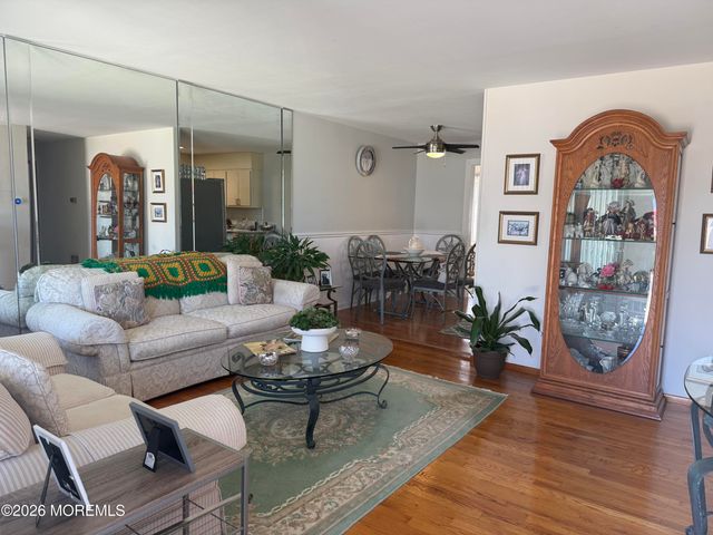 15 Curaco Avenue, Toms River, NJ 08753
