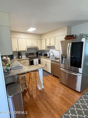 15 Curaco Avenue, Toms River, NJ 08753