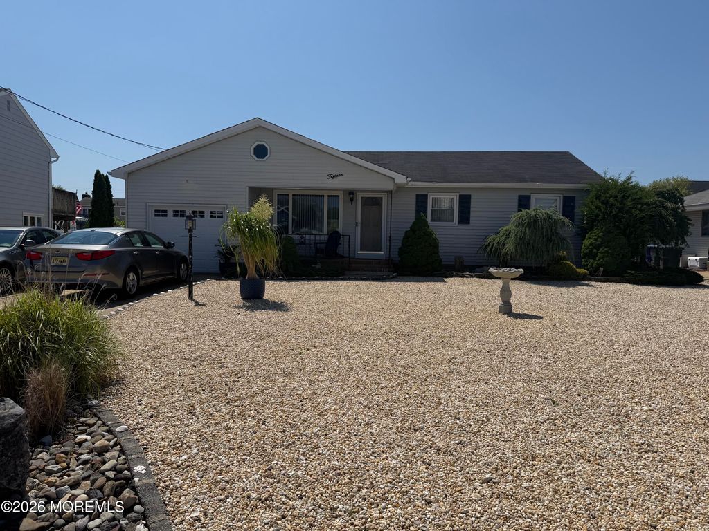 15 Curaco Avenue, Toms River, NJ 08753