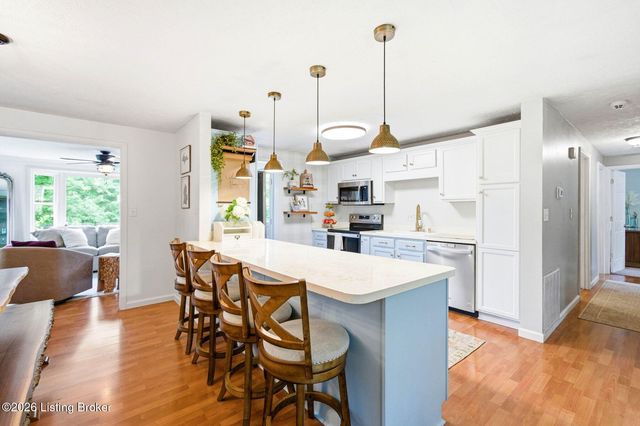 11302 Leesburg Pl, Louisville, KY 40241