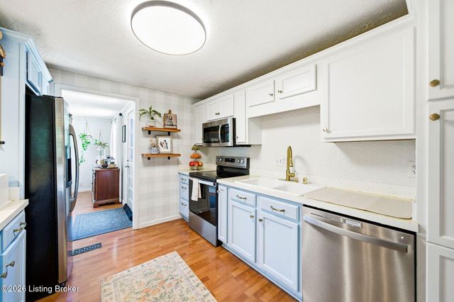 11302 Leesburg Pl, Louisville, KY 40241
