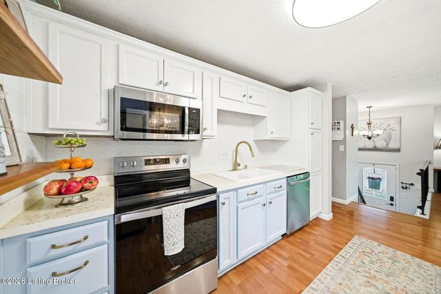 11302 Leesburg Pl, Louisville, KY 40241