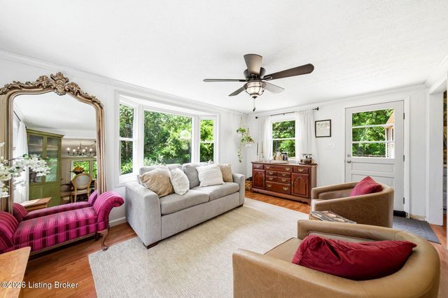 11302 Leesburg Pl, Louisville, KY 40241