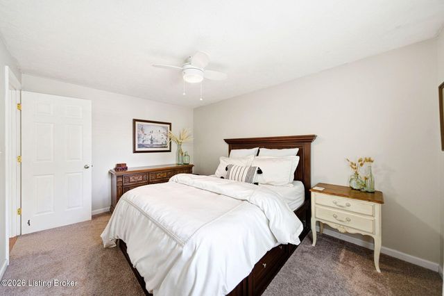 11302 Leesburg Pl, Louisville, KY 40241