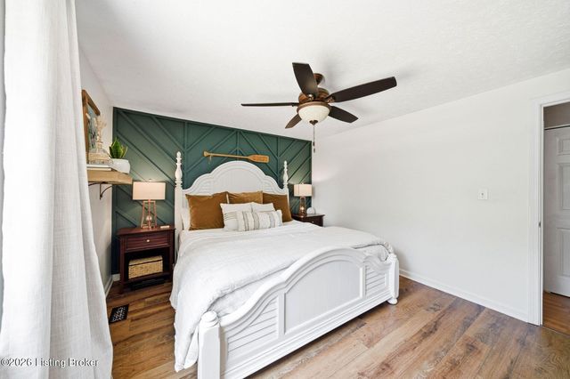 11302 Leesburg Pl, Louisville, KY 40241
