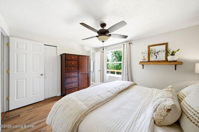 11302 Leesburg Pl, Louisville, KY 40241