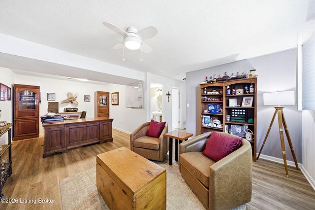 11302 Leesburg Pl, Louisville, KY 40241