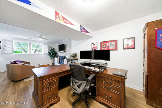 11302 Leesburg Pl, Louisville, KY 40241