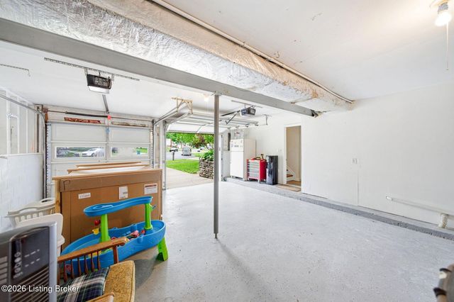 11302 Leesburg Pl, Louisville, KY 40241