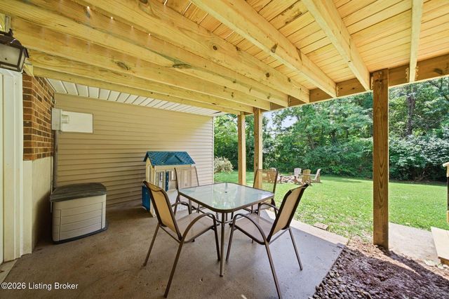 11302 Leesburg Pl, Louisville, KY 40241