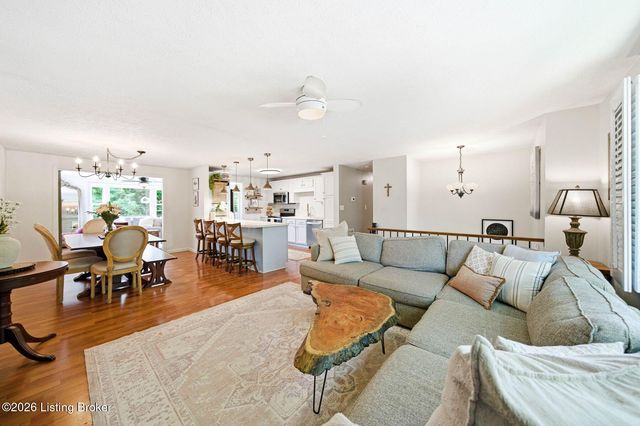 11302 Leesburg Pl, Louisville, KY 40241
