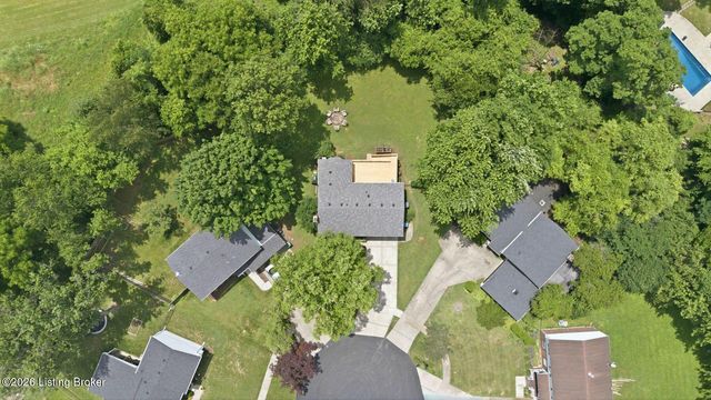 11302 Leesburg Pl, Louisville, KY 40241