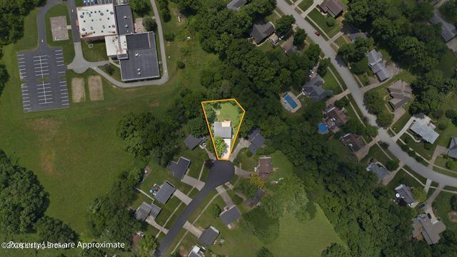 11302 Leesburg Pl, Louisville, KY 40241