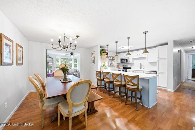 11302 Leesburg Pl, Louisville, KY 40241