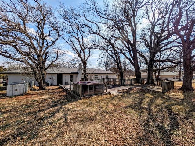 126 Pickard Drive, Mcloud, OK 74851