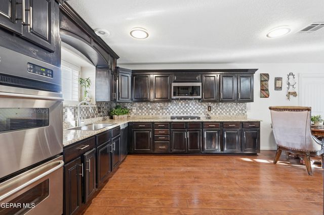 5705 NOVILLA Place, El Paso, TX 79932