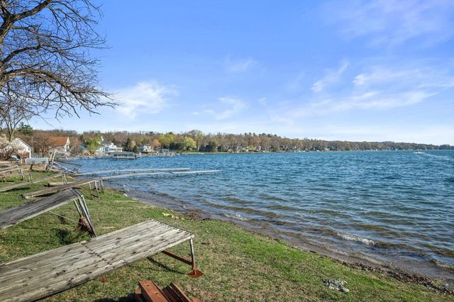 627 Tindalls Nest, Twin Lakes, WI 53181