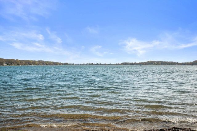627 Tindalls Nest, Twin Lakes, WI 53181