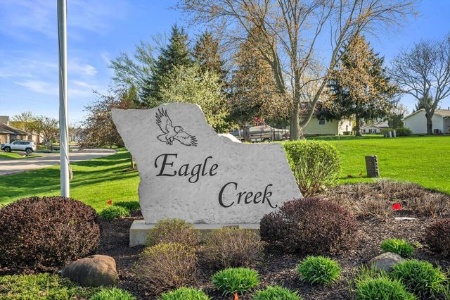 627 Tindalls Nest, Twin Lakes, WI 53181