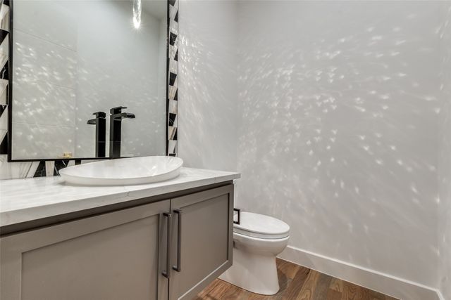 6006 Meadow Crest, Dallas, TX 75230