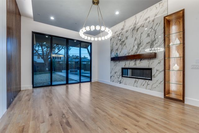 6006 Meadow Crest, Dallas, TX 75230