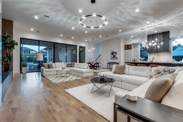 6006 Meadow Crest, Dallas, TX 75230