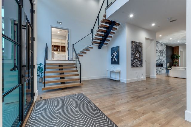 6006 Meadow Crest, Dallas, TX 75230