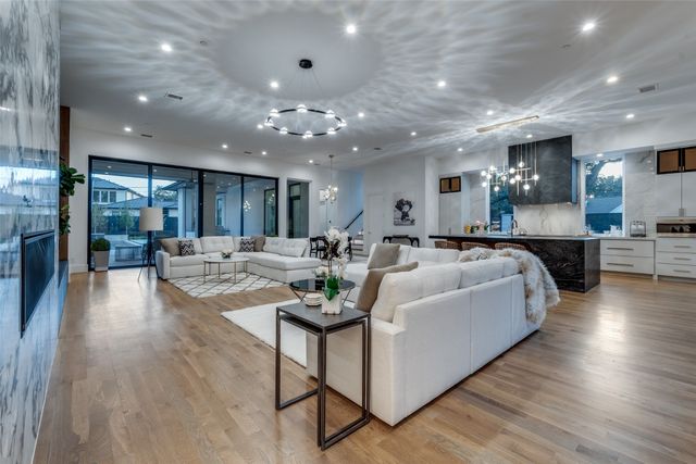 6006 Meadow Crest, Dallas, TX 75230