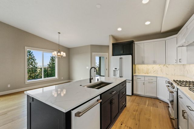 16933 E 15th Ln, Spokane Valley, WA 99037