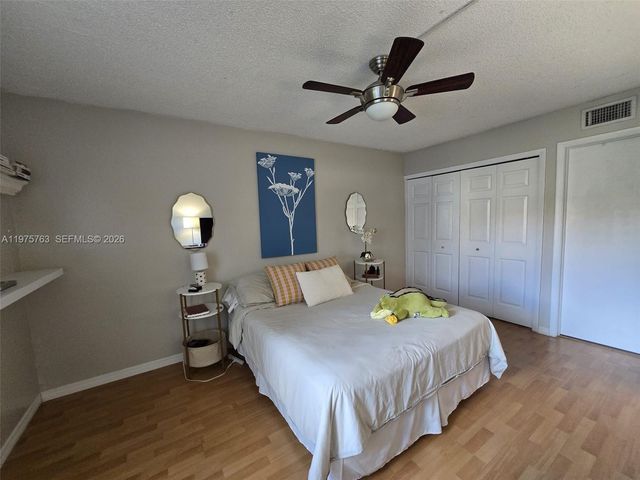 140 Lakeview Dr 111, Weston, FL 33326