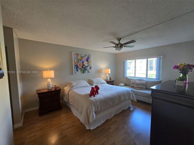 140 Lakeview Dr 111, Weston, FL 33326