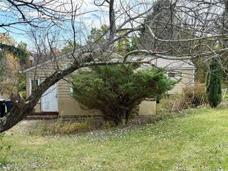 589 Hookstown Grade Rd, Moon/crescent Twp, PA 15108