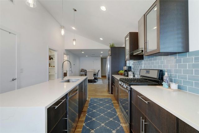 1907 E 14th ST A, Austin, TX 78702