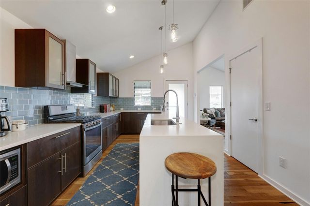 1907 E 14th ST A, Austin, TX 78702