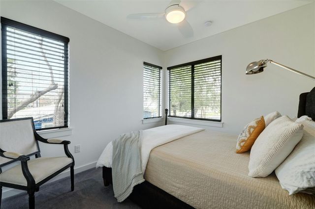 1907 E 14th ST A, Austin, TX 78702