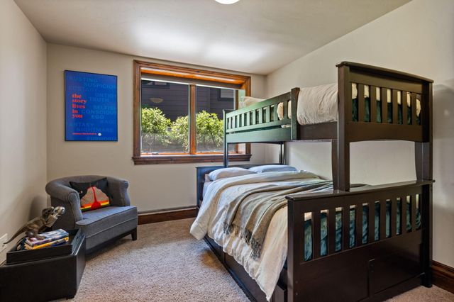 865 SW Theater Drive, Bend, OR 97702