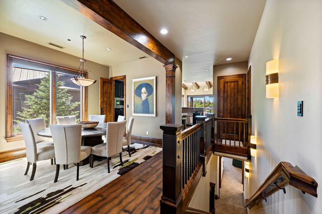 865 SW Theater Drive, Bend, OR 97702